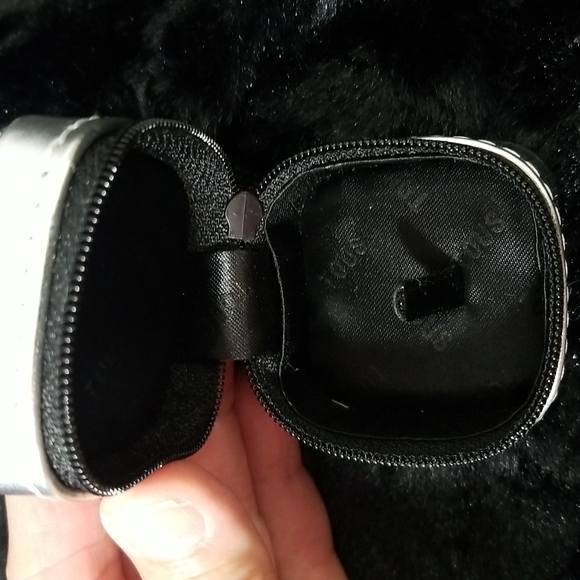 TOUS SILVER ZIP AROUND RING CASE - Picture 3 of 8